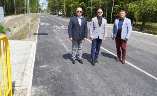Droga powiatowa Brzeście – Zagórze w gminie Bliżyn przeszła kompleksową rozbudowę. Nowoczesna infrastruktura z ciągiem pieszo-rowerowym już służy mieszkańcom    