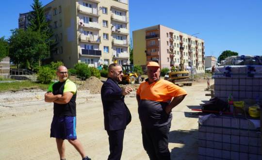 Powiat Skarżyski modernizuje drogi – zaawansowany remont Al. Tysiąclecia i kolejne inwestycje w planach