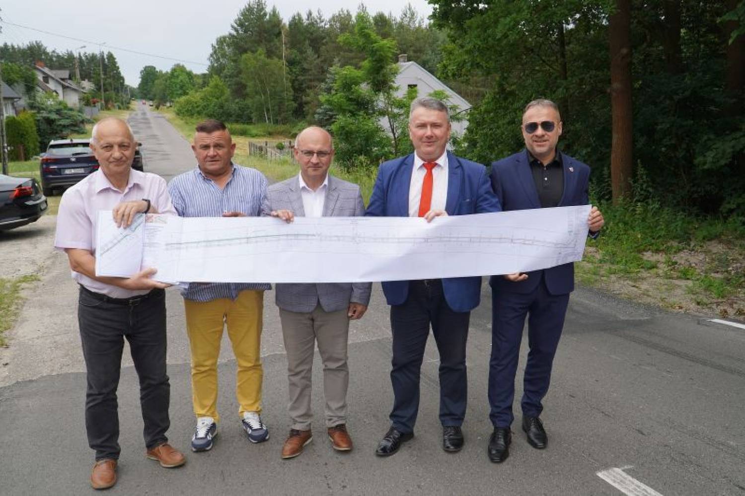 Powiat Skarżyski ogłosił przetarg na rozbudowę drogi powiatowej Majków-Michałów – II etap inwestycji zaprezentowany na miejscu budowy