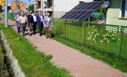 Chodnik przy drodze powiatowej w Grzybowej Górze już po remoncie