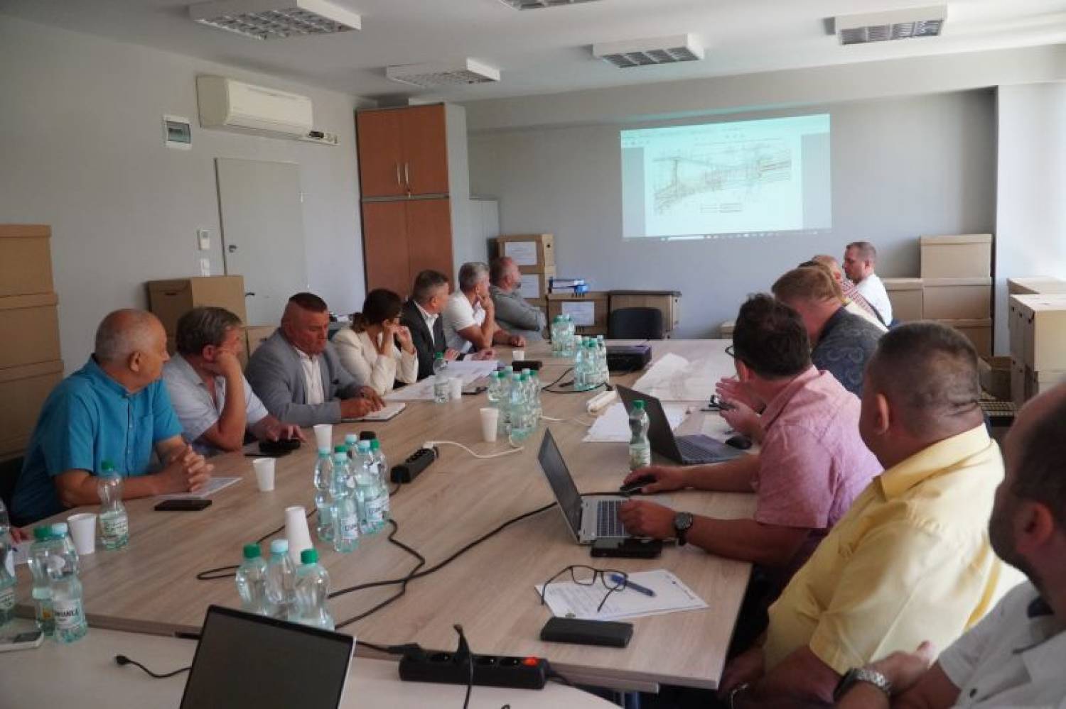 PKP PLK przygotowuje się do modernizaci linii kolejową nr 8. Suchedniów zyska wiadukt i przejście podziemne