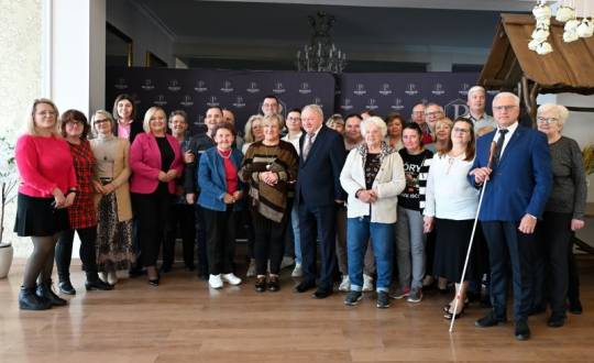 Międzynarodowy Dzień Białej Laski: Świadomość i Wsparcie dla Niewidomych w Skarżysku-Kamiennej