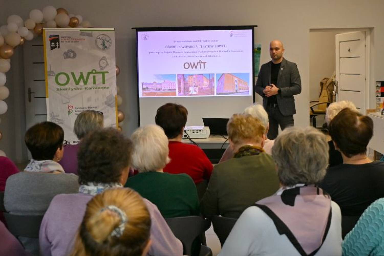 Wsparcie Technologiczne dla Seniorów - Spotkanie OWiT z seniorami w Suchedniowie