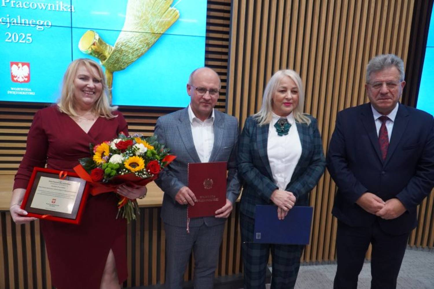 DPS „Centrum Seniora” w Skarżysku-Kamiennej wyróżniony przez Wojewodę Świętokrzyskiego za profesjonalizm i wyjątkową troskę o podopiecznych