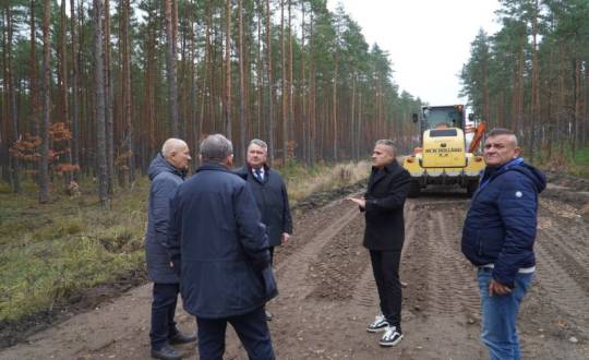 Rozbudowa drogi w Majkowie-Michałowie. Władze powiatu i gminy na placu budowy