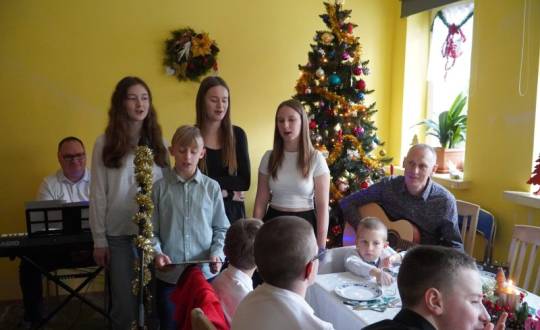 Rodzinna atmosfera świąt w Centrum Placówek „Przystań”