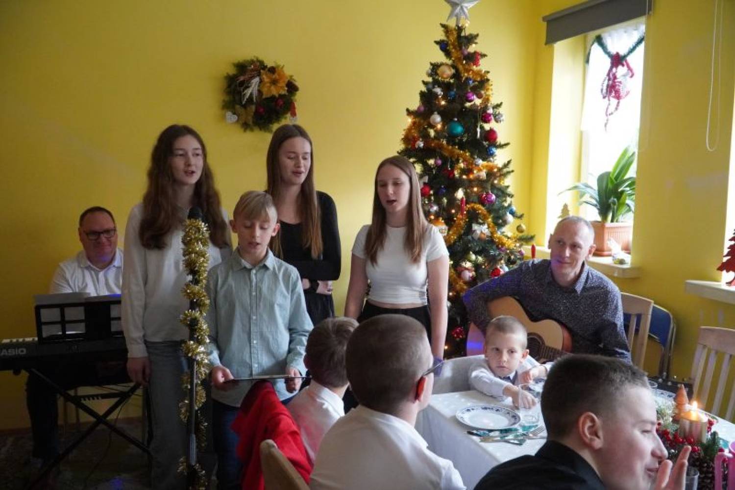 Rodzinna atmosfera świąt w Centrum Placówek „Przystań”