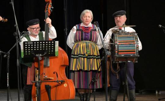 Międzypokoleniowe Kolędowanie 2025 – Magia Świąt w Powiecie Skarżyskim