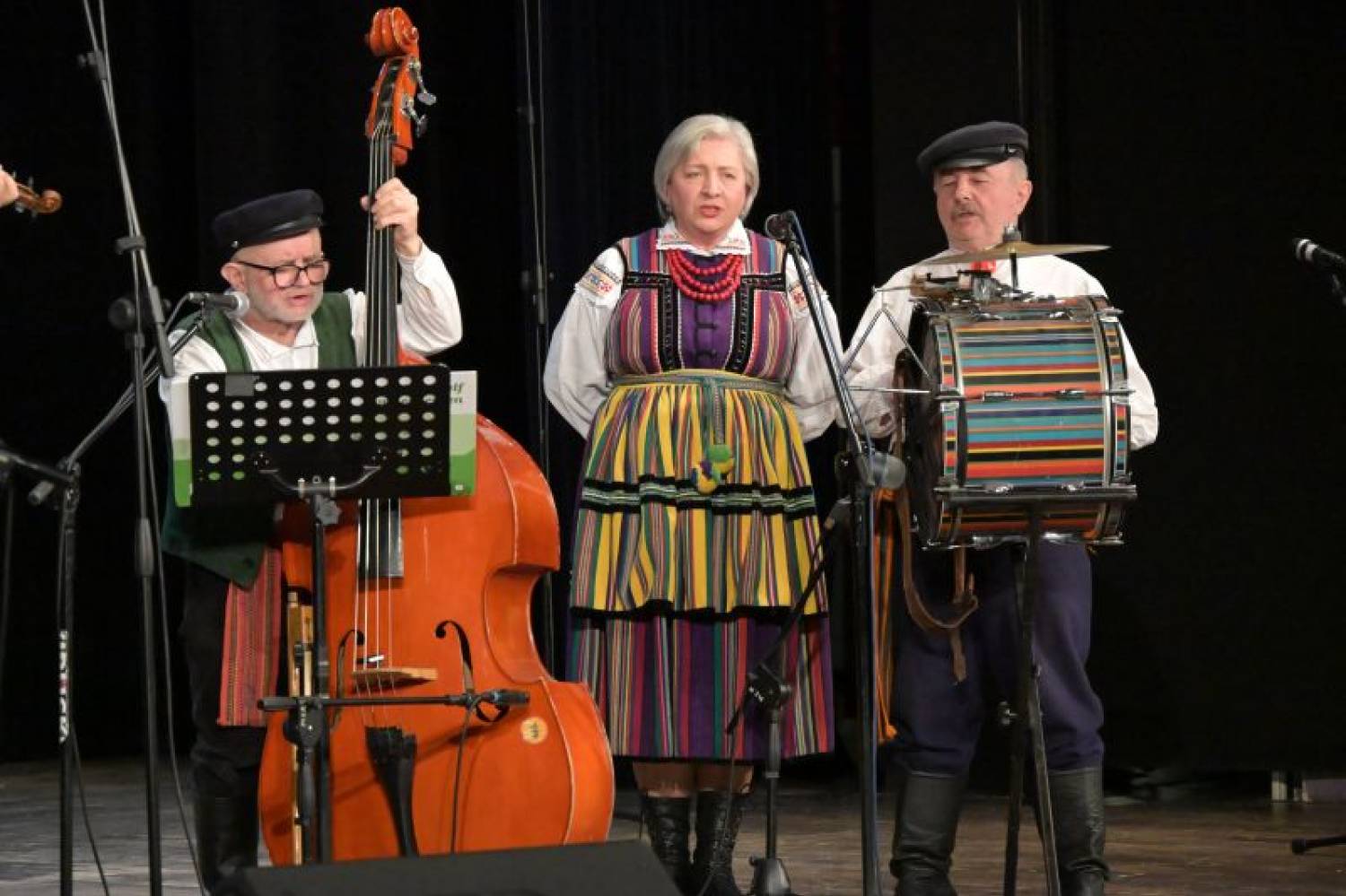 Międzypokoleniowe Kolędowanie 2025 – Magia Świąt w Powiecie Skarżyskim