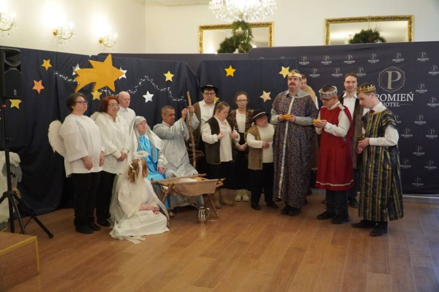 Wigilijne spotkanie w WTZ „Tęcza” – piękne jasełka, kolędy i świąteczne życzenia