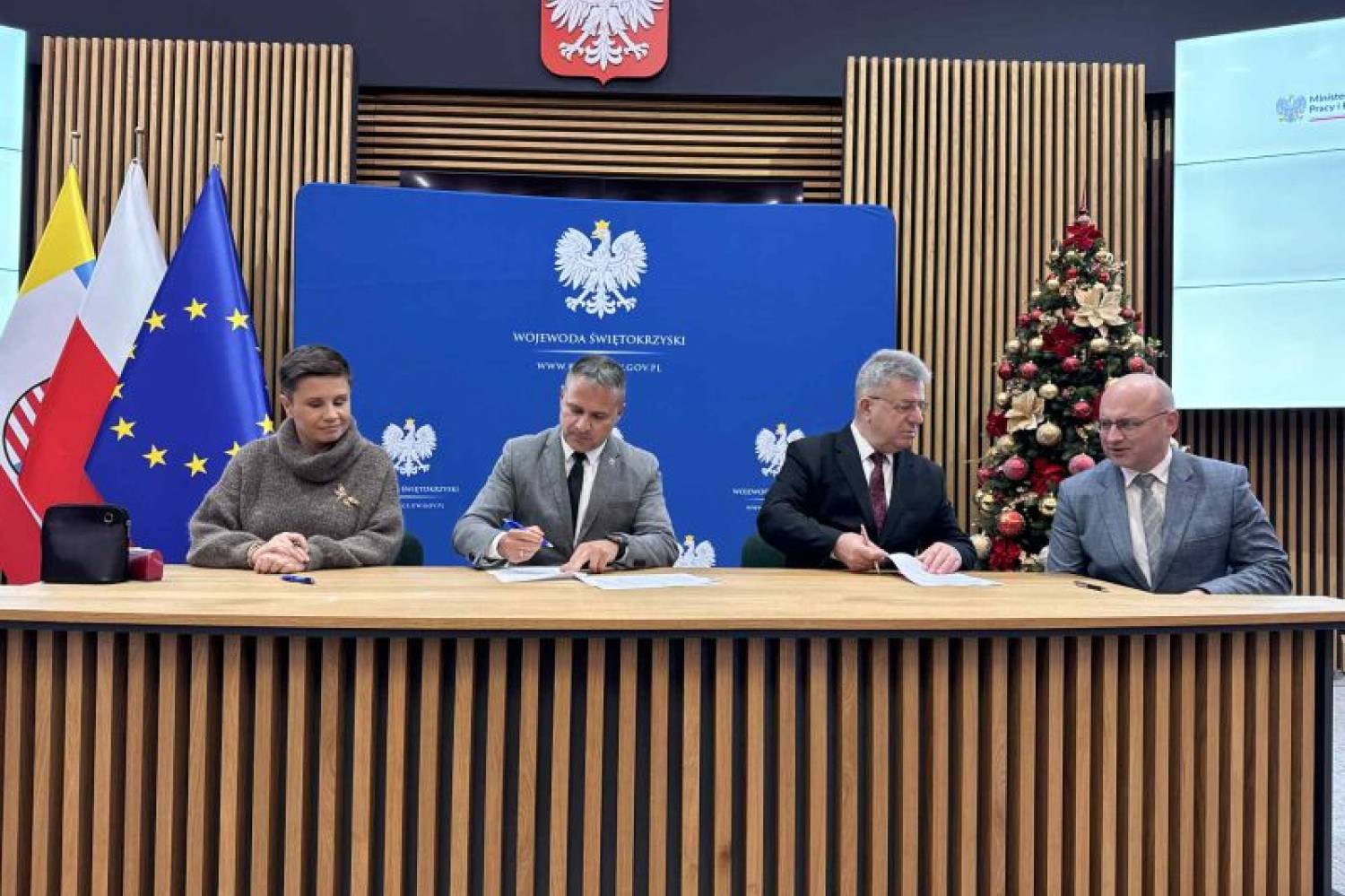 Ponad 1,4 mln zł na realną pomoc. Powiat Skarżyski stawia na samodzielność i godność