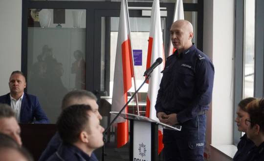 Podsumowanie działań Policji w powiecie skarżyskim w 2025 roku – narada roczna z udziałem starosty