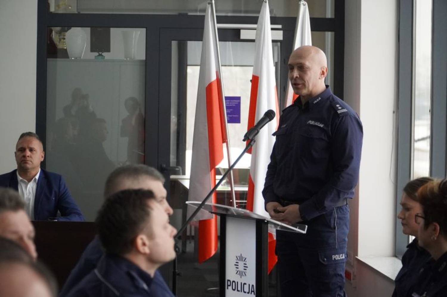 Podsumowanie działań Policji w powiecie skarżyskim w 2025 roku – narada roczna z udziałem starosty