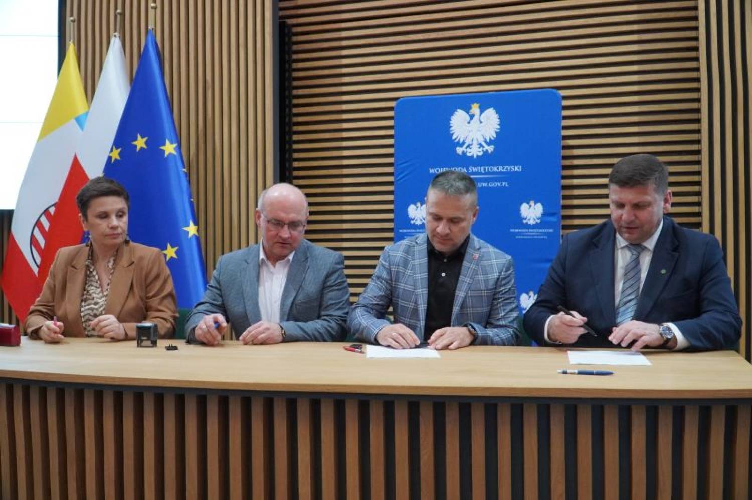 Ponad 905 tys. zł na opiekę wytchnieniową w 2026 roku dla Powiatu Skarżyskiego 	