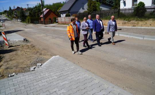 Znaczący postęp prac na drodze powiatowej Majków–Michałów. II etap inwestycji coraz bliżej finału