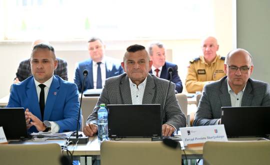XXVI Sesja Rady Powiatu Skarżyskiego: Kluczowe Wyzwania i Decyzje