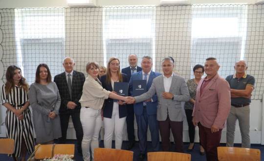 Kolejna ważna inwestycja drogowa w Powiecie Skarżyskim. Podpisano umowę na rozbudowę drogi  w Lipowym Polu Skarbowym i przebudowę mostu