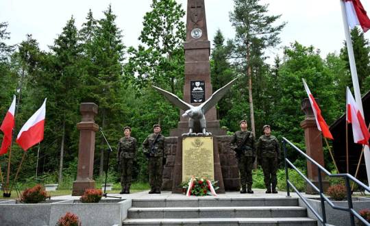 Powiat Skarżyski uczcił 86. Rocznicę Egzekucji Polskich Patriotów na Brzasku 