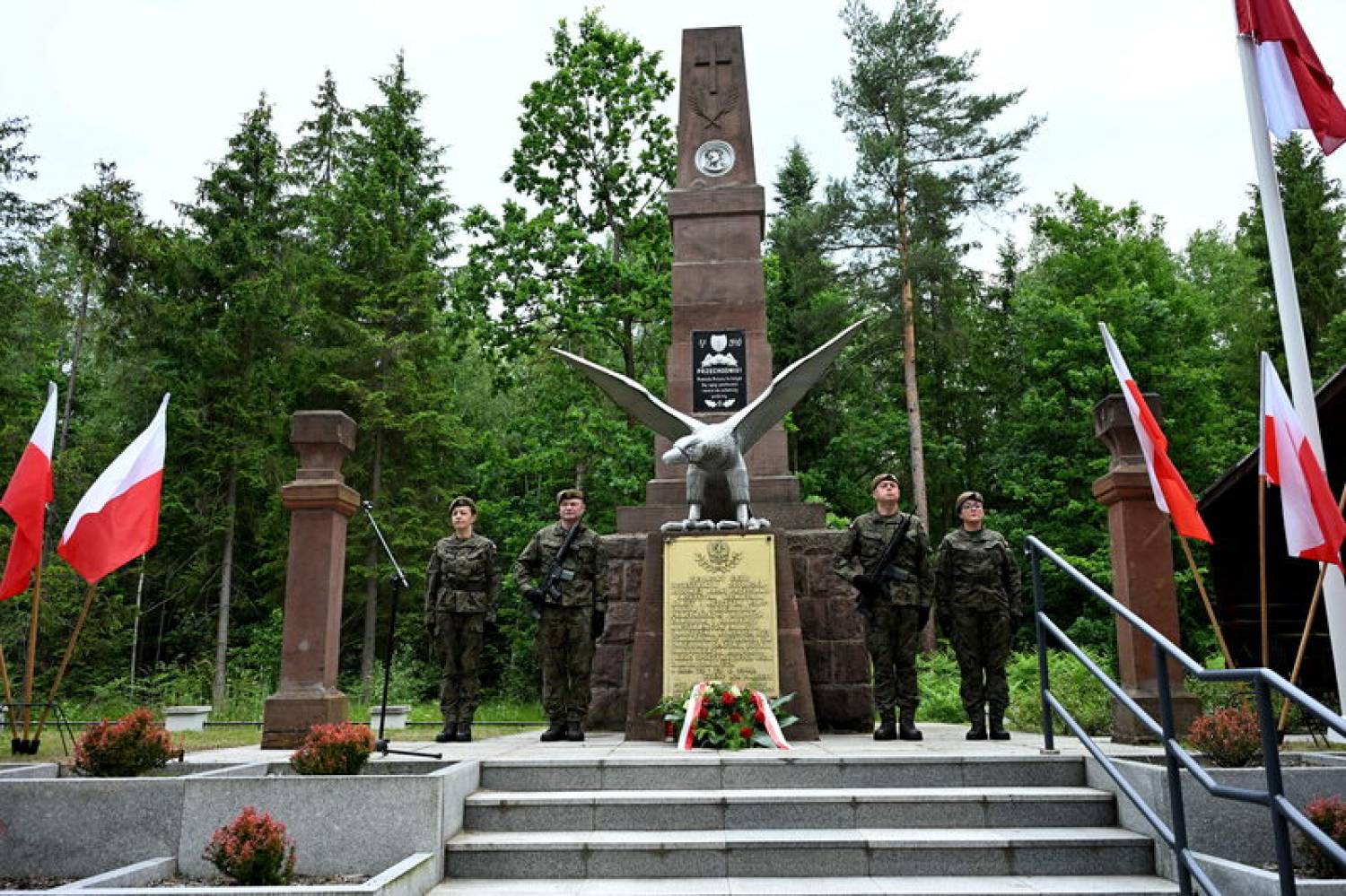 Powiat Skarżyski uczcił 86. Rocznicę Egzekucji Polskich Patriotów na Brzasku 