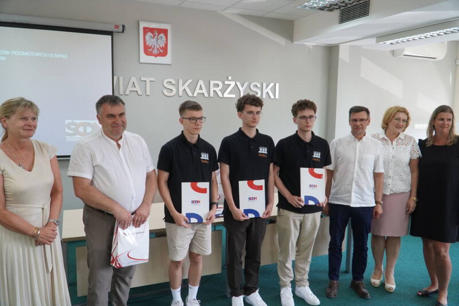 Najzdolniejsi uczniowie szkół Powiatu Skarżyskiego odebrali nagrody za ogólnopolskie sukcesy