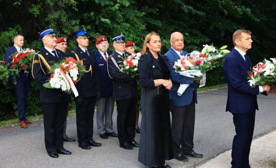 W powiecie skarżyskim uczczono pamięć ofiar hitlerowskiej zbrodni w Klonowie 