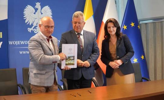 Powiat Skarżyski wspiera seniorów. Jest dofinansowanie na projekt „Seniorzy w dobrej formie – Aktywni lokalnie