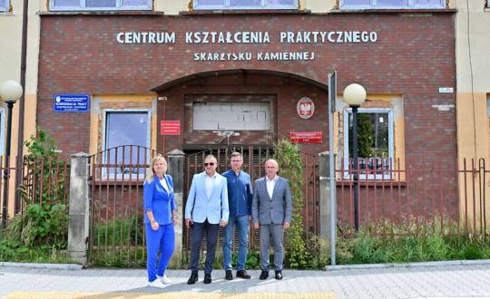 Centrum Kształcenia Zawodowego zmienia się na naszych oczach. Powiat Skarżyski realizuje inwestycję za blisko 10 mln zł