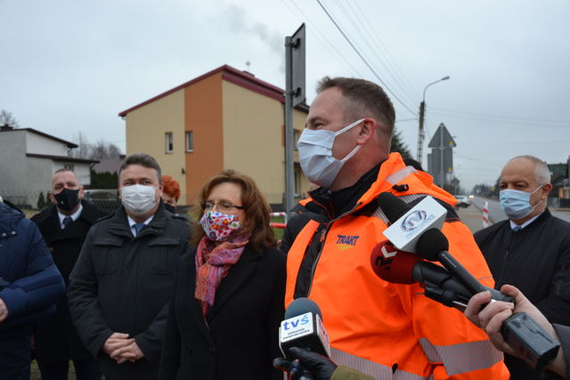 wykonawca robót podsumowuje prace podczas realizacji inwestycji