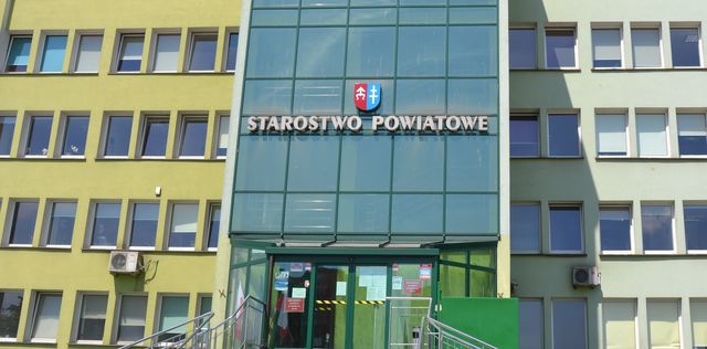 starostwo powiatowe budynek z zewnątrz