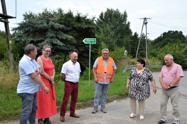 uczestnicy przekazania placu budowy