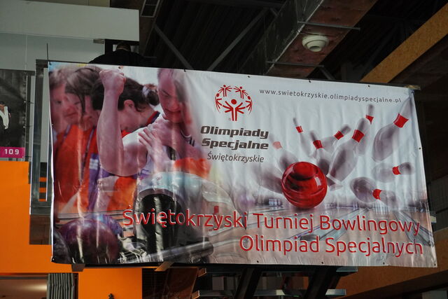 baner z napisem turniej bowlingowy