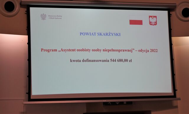 tablica informująca o przyznanej kwocie dofinansowania 