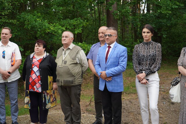 uczestnicy odbioru drogi w Kierzu