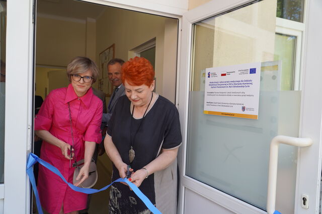 Otwarcie oddziału rehabilitacyjnego - przecięcie wstęgi