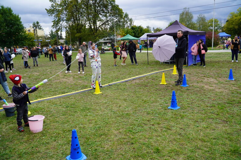 piknik integracyjny polsko-ukraiński w Skarżysku-Kamiennej - gry i zabawy dla dzieci