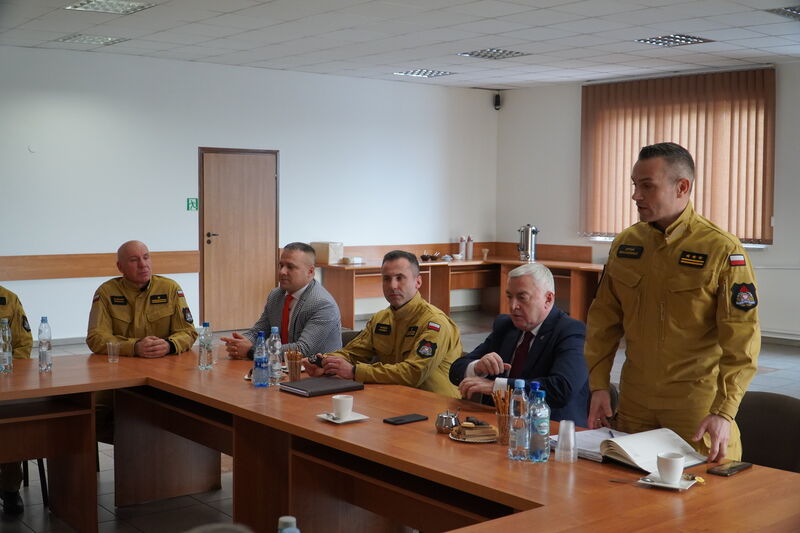 uczestnicy narady rocznej w straży pożarnej 