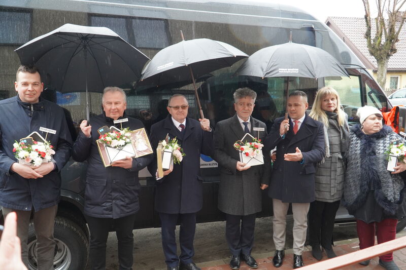 uroczyste przekazanie autobusu dla WTZ