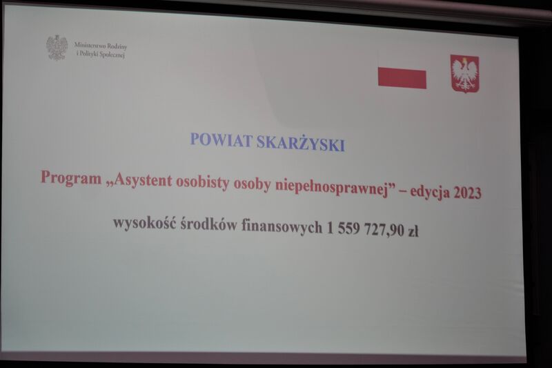 plansza z kwota dofinansowania dla powiatu skarżyskiego  