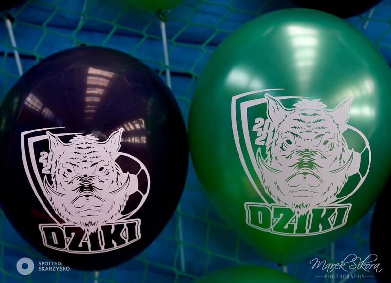 balony z logo drużyny 