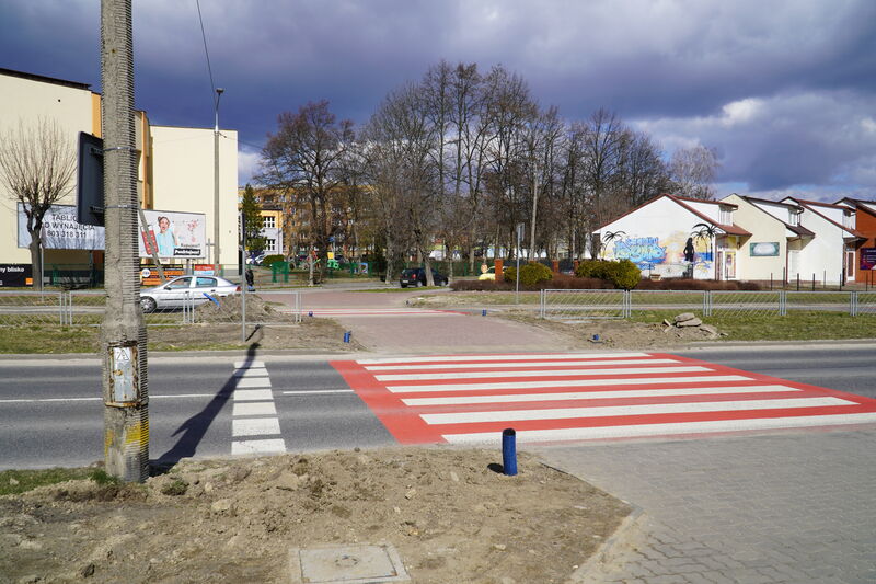 prace - wymiana sygnalizacji świetlnej przejście dla pieszych ul. Piłsudskiego przy Biedronce 