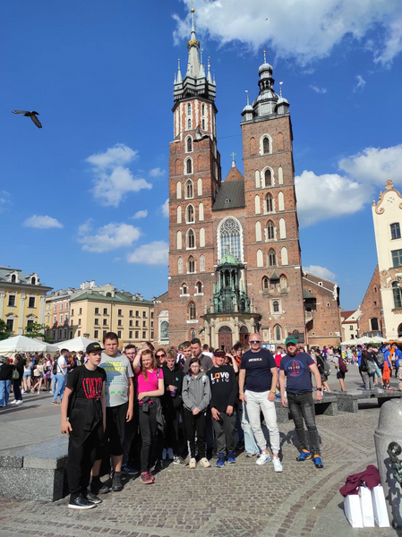 Uczniowie Zespołu Placówek Edukacyjno-Wychowawczych podczas wyjazdu. 