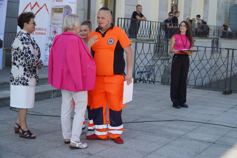 XIV Marsz Różowej Wstążeczki w Skarzysku-Kamiennej - piknik przed MCK