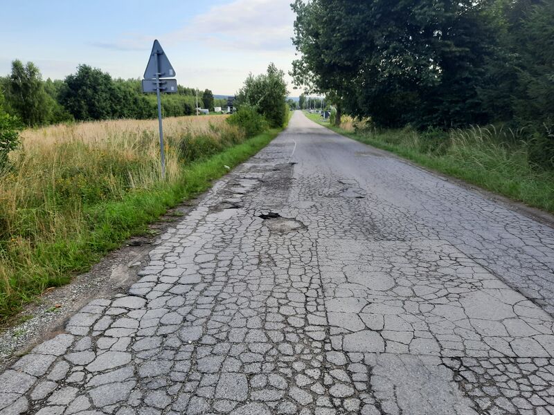 Obecny stan drogi powiatowej nr 1744T na odcinku Podzagnańszcze - Zaskale