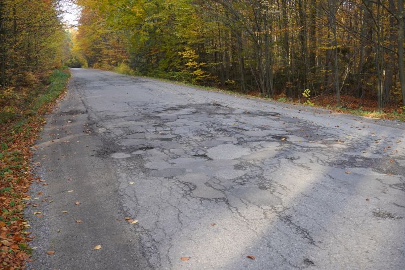 droga powiatowa nr 1405T Gózd – Psary – Bodzentyn do remontu - stan obecny 