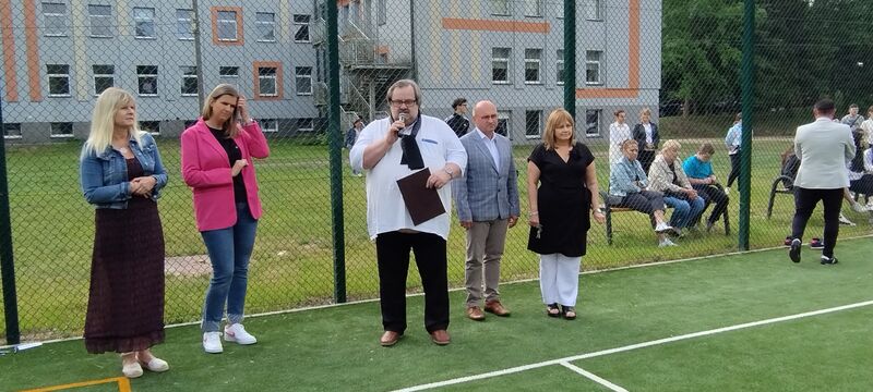 Dyrektor ZPRW Artur Szumielewicz witajacy gości wraz z Wicedyrektor Anną Piskulak, Katarzyną Bilską - Wicestarostą powiatu skarżyskiego, Cezarym Błachem- Członkiem Zarzadu Powiatu. Renata Pacek- Naczelnikiem Wydziału Edukacji 