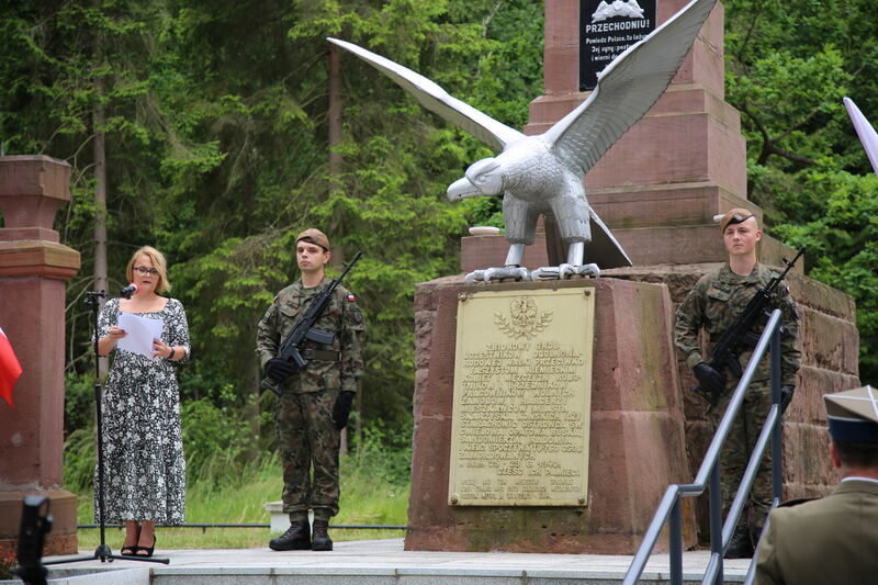 Uroczystości rocznicowe przy mogile na Brzasku.