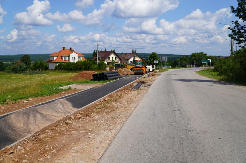 Budowa ścieżki pieszo-rowerowej na drodze Podzagnańszcze - Zagórze w gminie Łączna