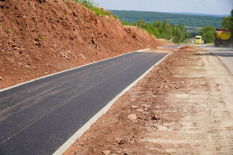 Budowa ścieżki pieszo-rowerowej na drodze Podzagnańszcze - Zagórze w gminie Łączna