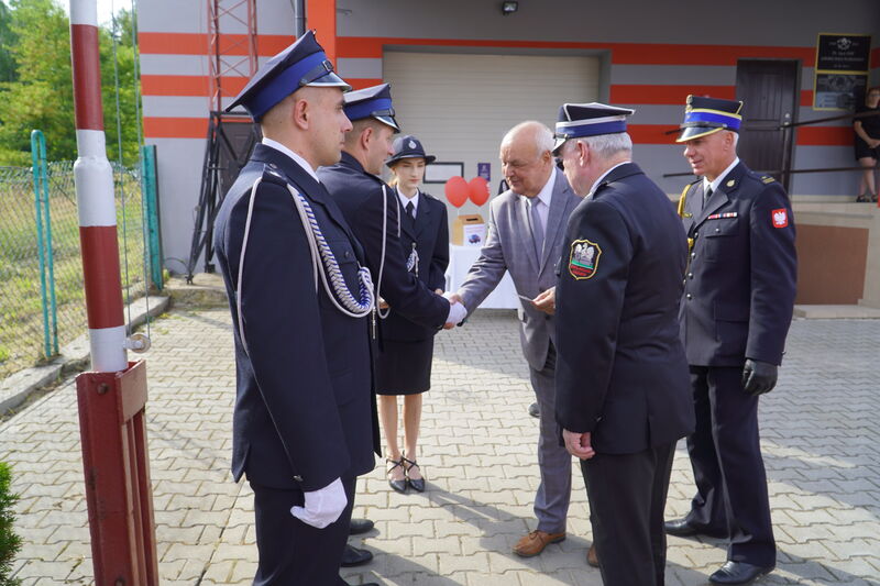 Jubileusz 75-lecia OSP Lipowe Pole Plebańskie - gratulacje dla odznaczonych