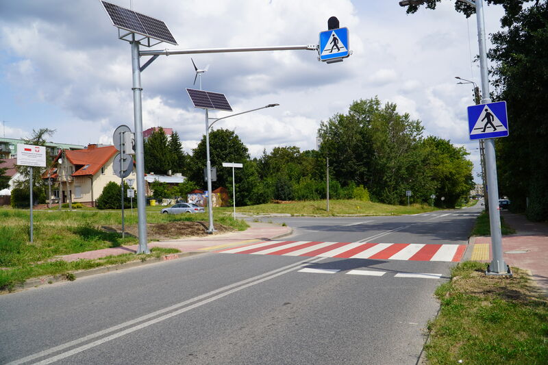 zakończono przebudowę przejścia dla pieszych w ciągu drogi powiatowej nr 2058T ul. Żeromskiego w Skarżysku-Kamiennej 